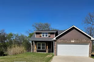 1731 W Elm St, Denison, TX 75020 - Photo 1