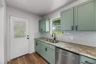 2842 Carlson Dr, Dallas, TX 75235 - Photo 15