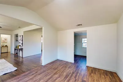 2842 Carlson Drive, Dallas, TX 75235 - Photo 13
