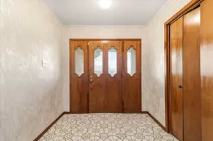 1905 Alamo Dr, Arlington, TX 76012 - Photo 5