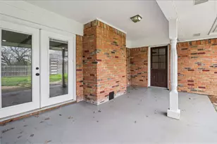 1835 E Cedar Elm Dr, Arlington, TX 76012 - Photo 33