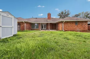 1835 E Cedar Elm Dr, Arlington, TX 76012 - Photo 35