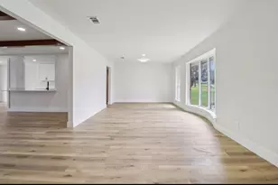 1835 E Cedar Elm Dr, Arlington, TX 76012 - Photo 5