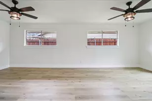 1835 E Cedar Elm Dr, Arlington, TX 76012 - Photo 29