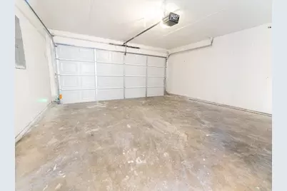 1348 E Maddox, Fort Worth, TX 76104 - Photo 23