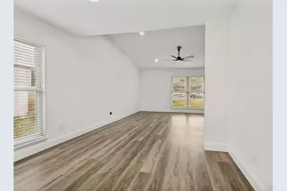 2105 Newbury Drive, Arlington, TX 76014 - Photo 11