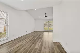 2105 Newbury Dr, Arlington, TX 76014 - Photo 11