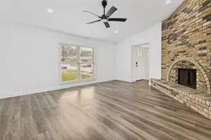 2105 Newbury Dr, Arlington, TX 76014 - Photo 9