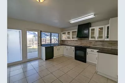 5116 Shannon Drive, The Colony, TX 75056 - Photo 3