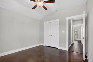 102 S Meadow Dr, Ferris, TX 75125 - Photo 17