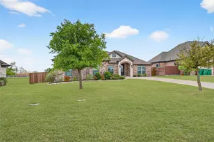 102 S Meadow Dr, Ferris, TX 75125 - Photo 3