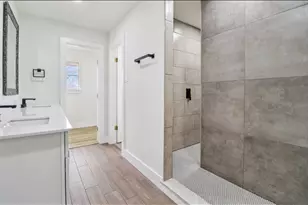 1835 E Cedar Elm Dr, Arlington, TX 76012 - Photo 23