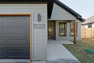 1529 Corona Drive, Granbury, TX 76048 - Photo 3