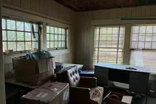 412 W Willingham St, Cleburne, TX 76033 - Photo 25