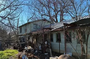 412 W Willingham St, Cleburne, TX 76033 - Photo 7