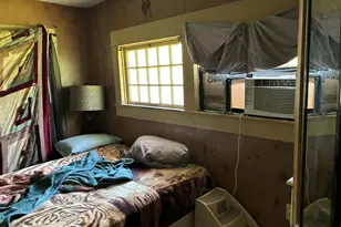 412 W Willingham St, Cleburne, TX 76033 - Photo 33