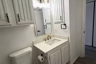 222 Shady Ln Dr, Fort Worth, TX 76112 - Photo 5