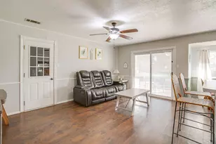 540 Mound St, Burleson, TX 76028 - Photo 9