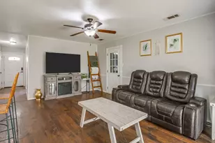 540 Mound St, Burleson, TX 76028 - Photo 13