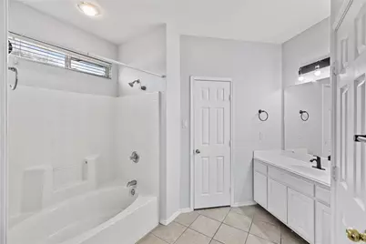 809 Slaughter Lane, Euless, TX 76040 - Photo 15