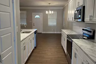 2420 Creek Dr, Granbury, TX 76048 - Photo 9