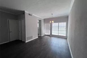 9910 Royal Ln, Dallas, TX 75231 - Photo 3