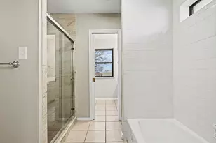 10101 Round Hill Rd, Fort Worth, TX 76131 - Photo 19