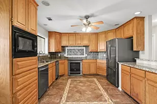 10101 Round Hill Rd, Fort Worth, TX 76131 - Photo 7