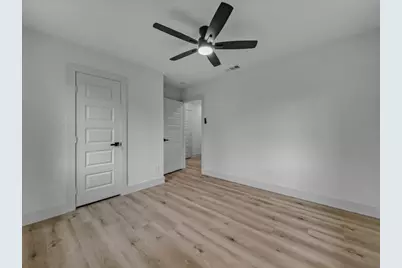 802 Nl Robinson Drive, Arlington, TX 76011 - Photo 17