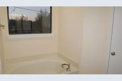 610 Squaw Creek Court, Arlington, TX 76018 - Photo 15