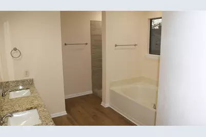 610 Squaw Creek Court, Arlington, TX 76018 - Photo 13