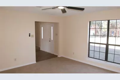 610 Squaw Creek Court, Arlington, TX 76018 - Photo 3