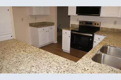 610 Squaw Creek Court, Arlington, TX 76018 - Photo 7