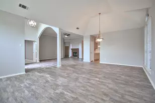 7504 Saddleridge Dr, Dallas, TX 75249 - Photo 5