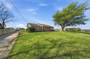 299 E College St, Gunter, TX 75058 - Photo 31