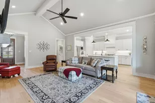 416 Deer Pt Cv, Chandler, TX 75758 - Photo 5