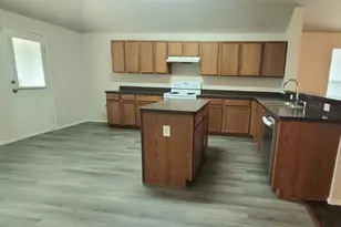 8470 Goldfinch Way, Dallas, TX 75249 - Photo 7