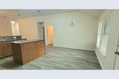 8470 Goldfinch Way, Dallas, TX 75249 - Photo 5