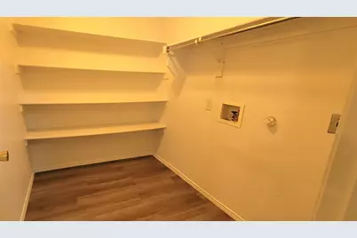 8470 Goldfinch Way, Dallas, TX 75249 - Photo 19