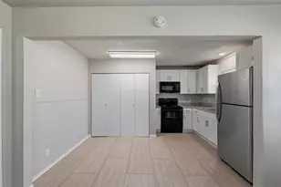 110 Poplar St, Waxahachie, TX 75165 - Photo 9