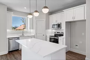 1531 Corona Dr, Granbury, TX 76048 - Photo 5