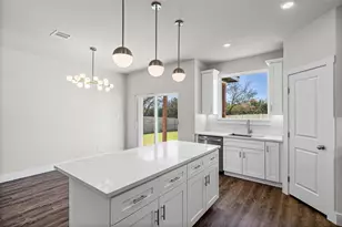 1531 Corona Dr, Granbury, TX 76048 - Photo 9