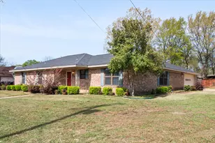 316 McKinney Ave, Corsicana, TX 75110 - Photo 1