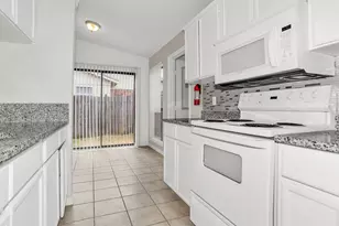 1437 Brook Meadow Cir, Lancaster, TX 75134 - Photo 9