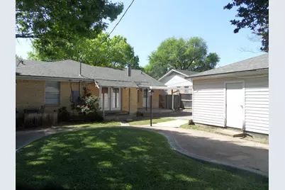 10643 Lakemere Drive, Dallas, TX 75238 - Photo 19