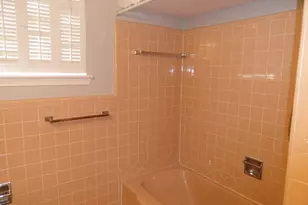 10643 Lakemere Dr, Dallas, TX 75238 - Photo 15