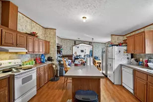 142 Vz County Rd 4830, Ben Wheeler, TX 75754 - Photo 11