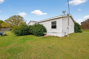 142 Vz County Rd 4830, Ben Wheeler, TX 75754 - Photo 5