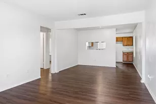 319 Ware Dr, Grand Prairie, TX 75051 - Photo 5