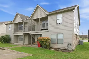 319 Ware Dr, Grand Prairie, TX 75051 - Photo 3